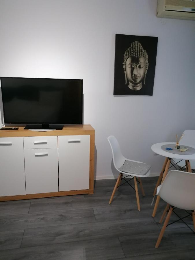 Bega Circumvalatiunii 1 Room Apartment 티미쇼아라 외부 사진